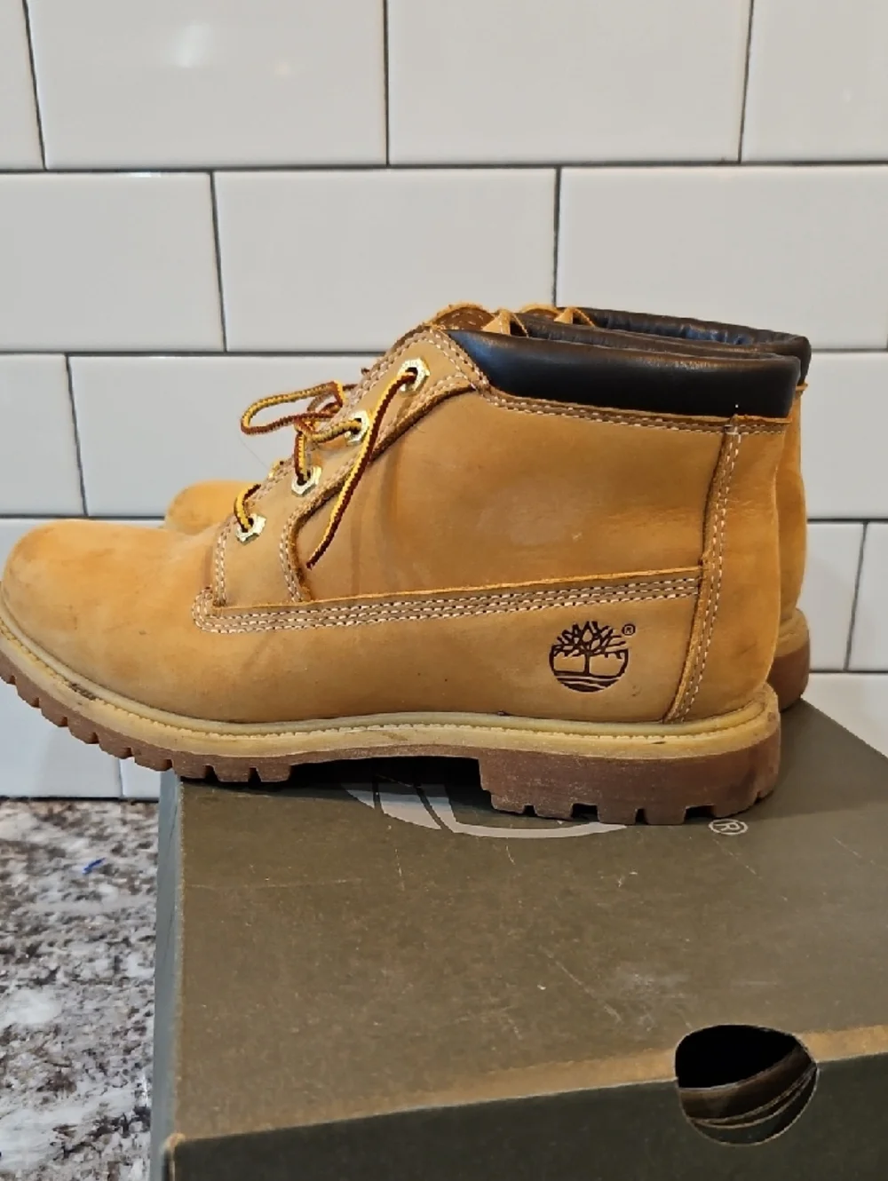 Timberland Brown and White Shoe Box Label - Women's 8.5 - Picture 5 of 8